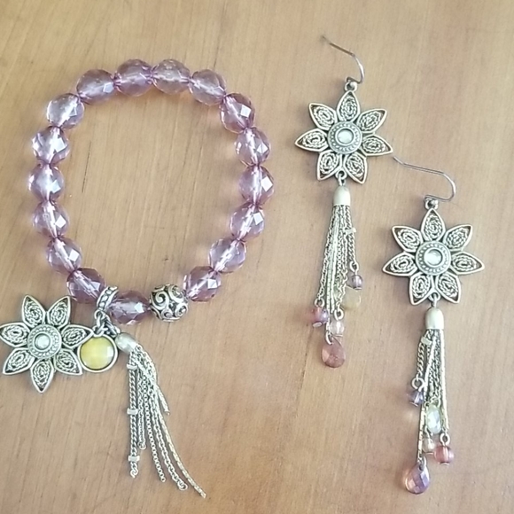 None Jewelry - Bracelet and earrings set